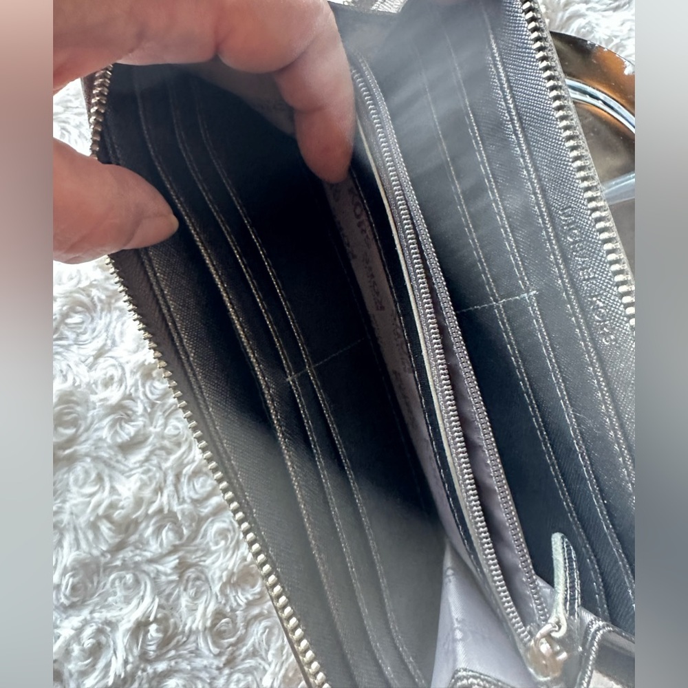 Michael Kors  studded jet set zip around wallet - Picture 4 of 5